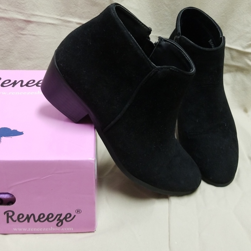 Black ankle bootie